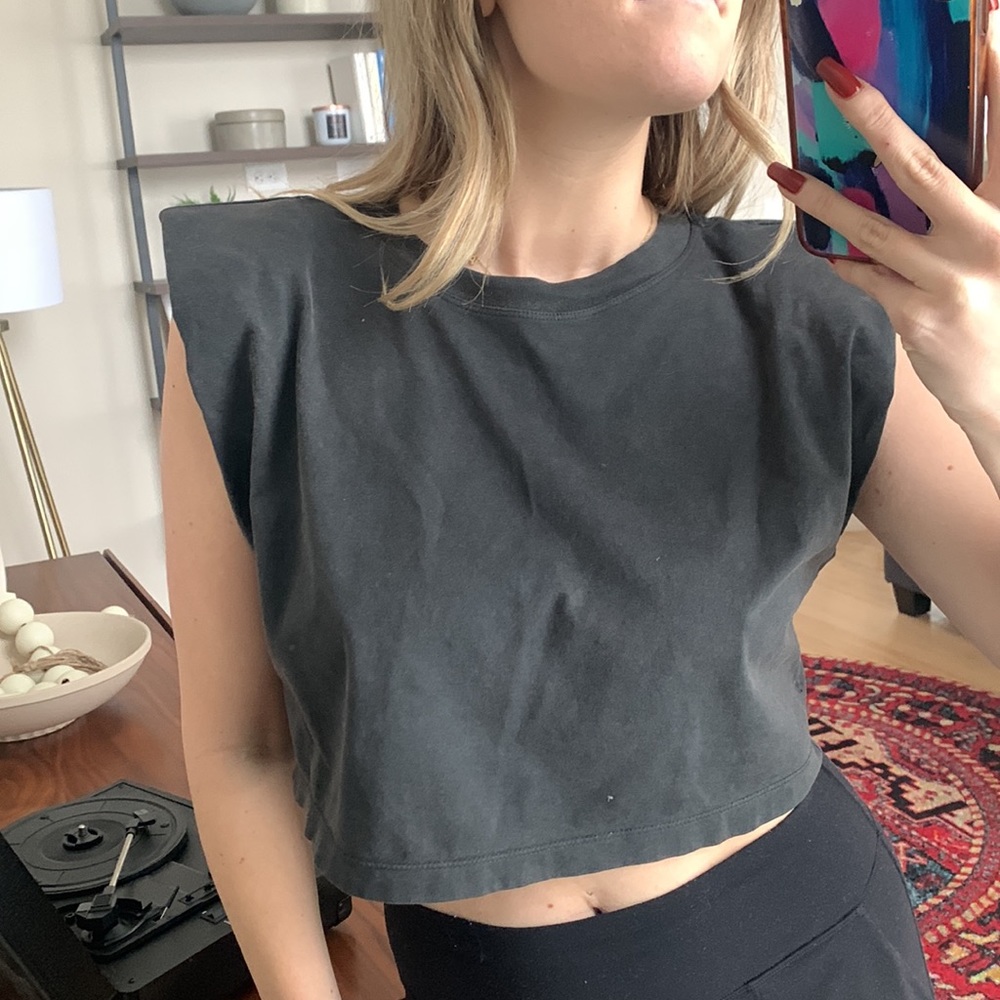 NWOT Cropped Zara Shoulder Pad Tee